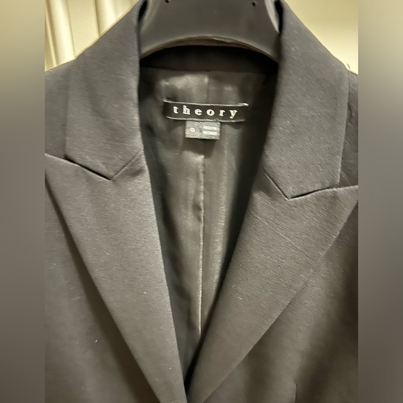 Brand new Theory suit jacket / blazer in Size 0 - Picture 3 of 4